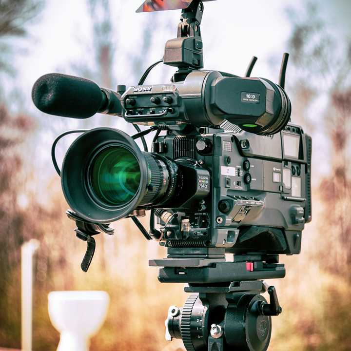 Movie camera